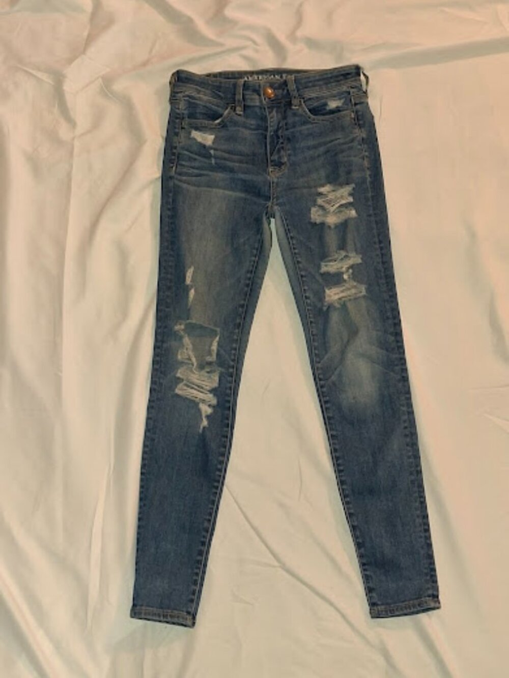 American Eagle Size 2 Women's Super Stretch Distressed/Ripped High-Rise Jegging